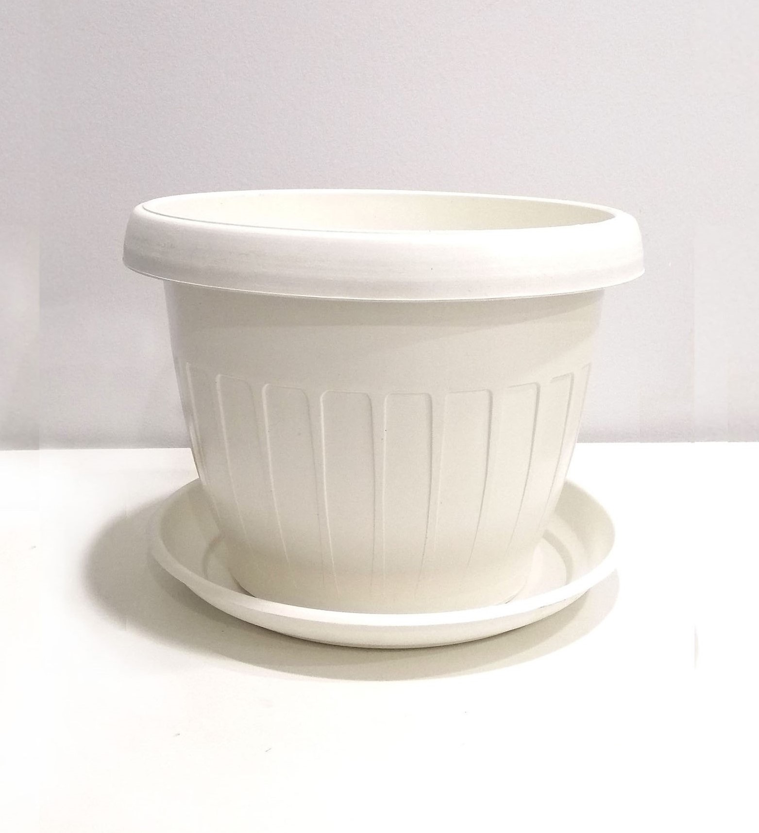 PLASTIC POT STP WT 40 Pots & Vases